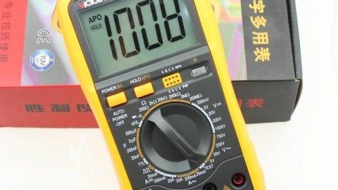 万用表测电压全方位实操指南（工业·汽车·家电三场景适配，新手入门+专业进阶全掌握）