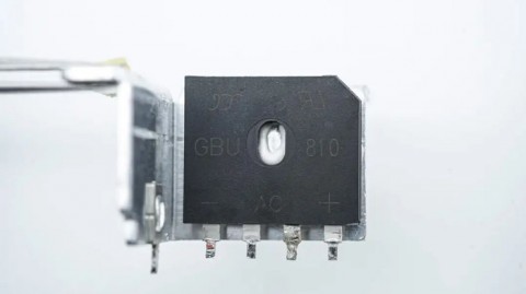 工业电容好坏检测实操指南（工厂变频器与PLC场景适配，电工、维修人员必读）